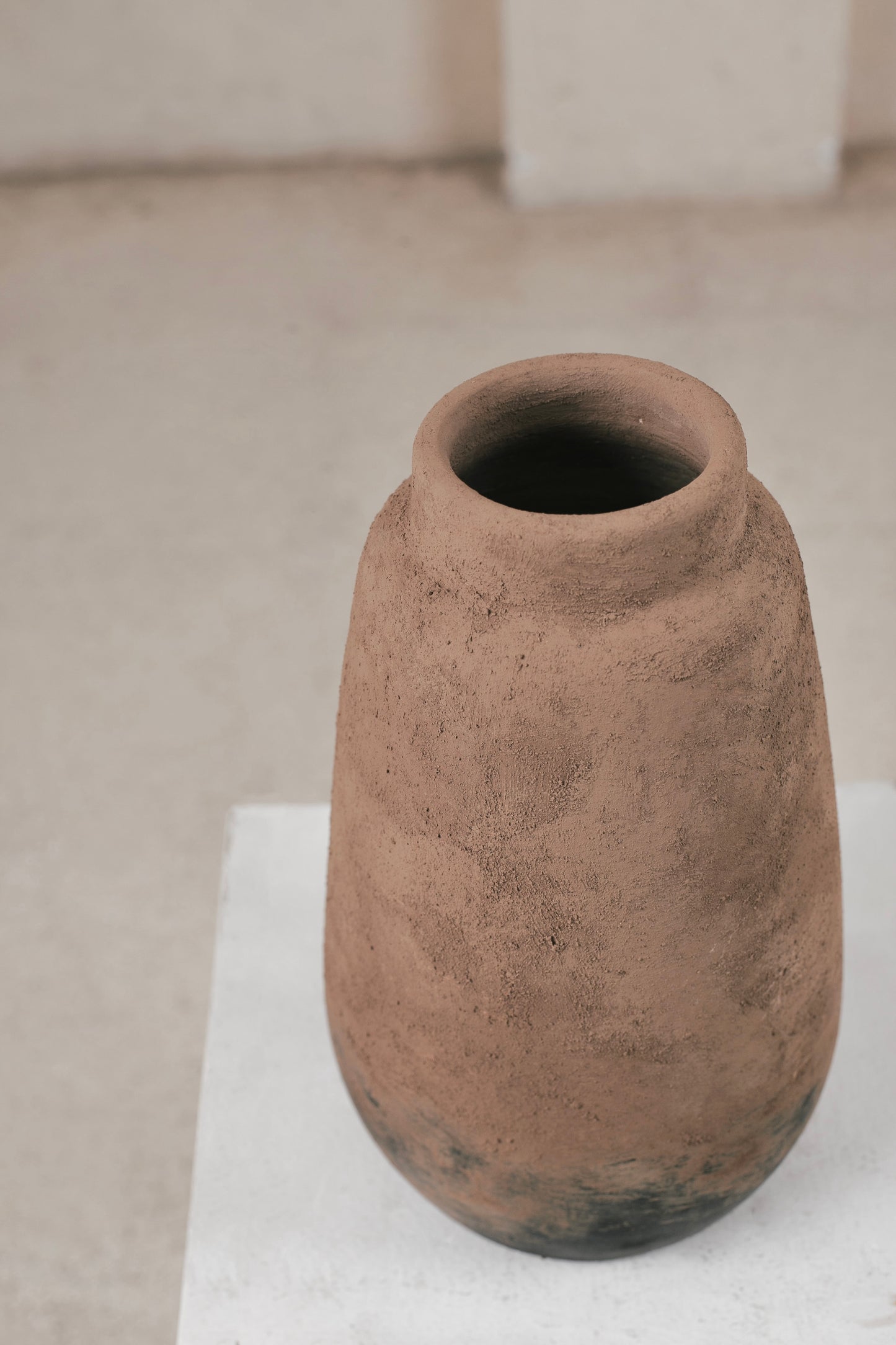 Aged Vase (Lakbay)