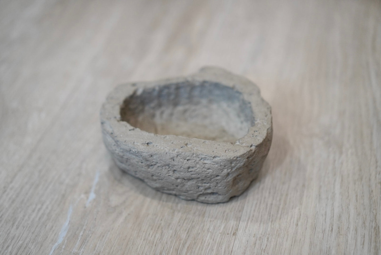 Decorative Stone Bowl (Balon)