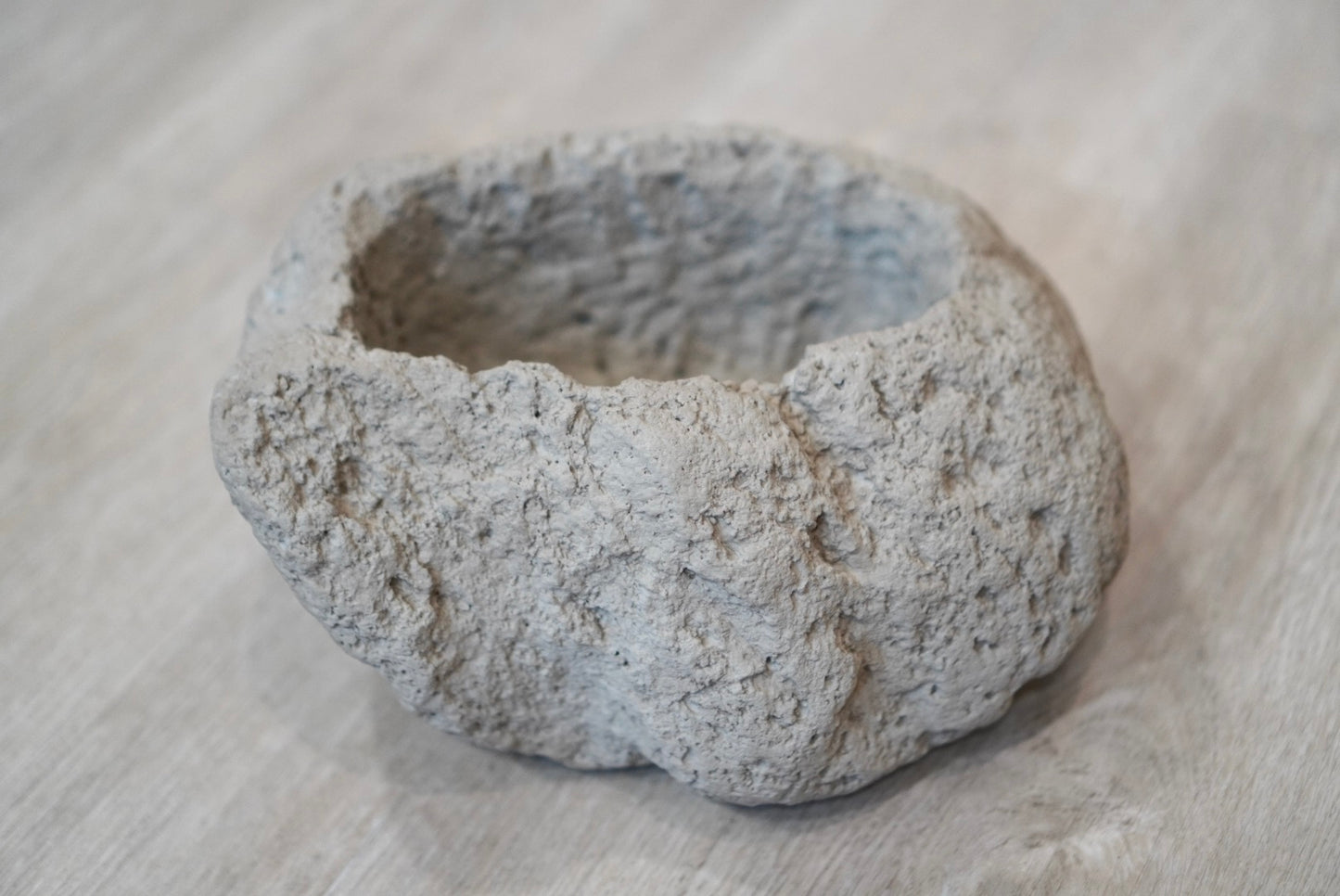 Decorative Stone Bowl (Balon)