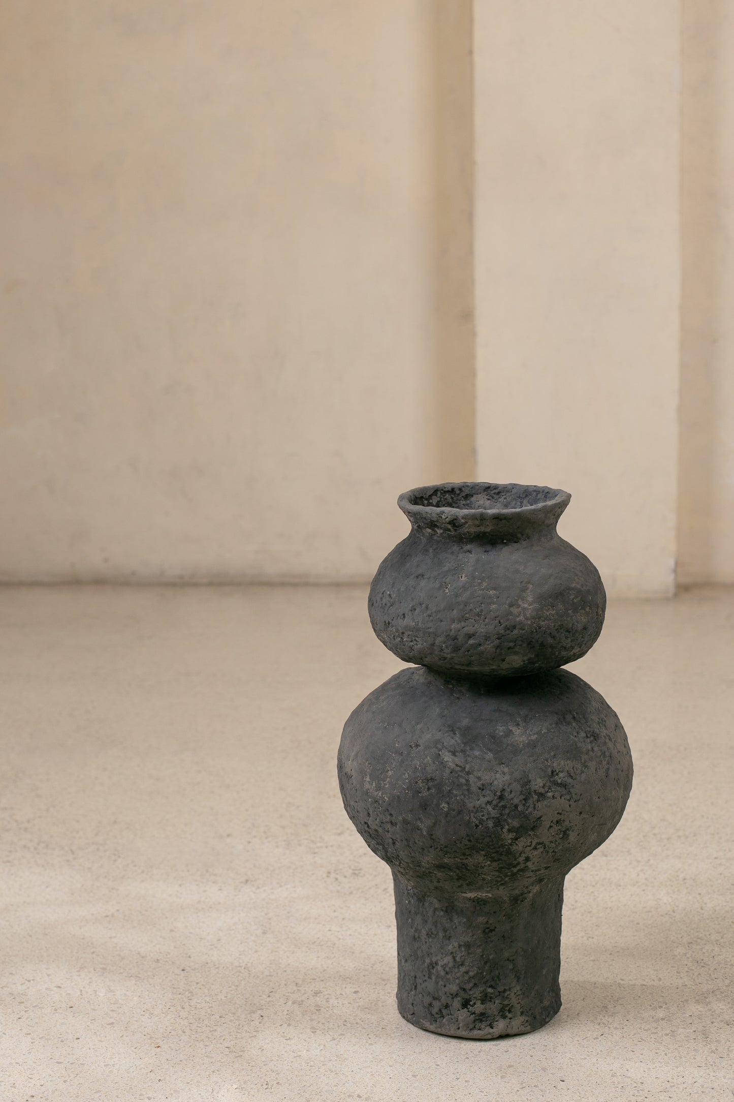 Paper Mache Vase (Ritmo)