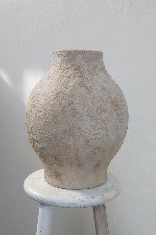 Aged Vase - APOY - Salin Collection 2024