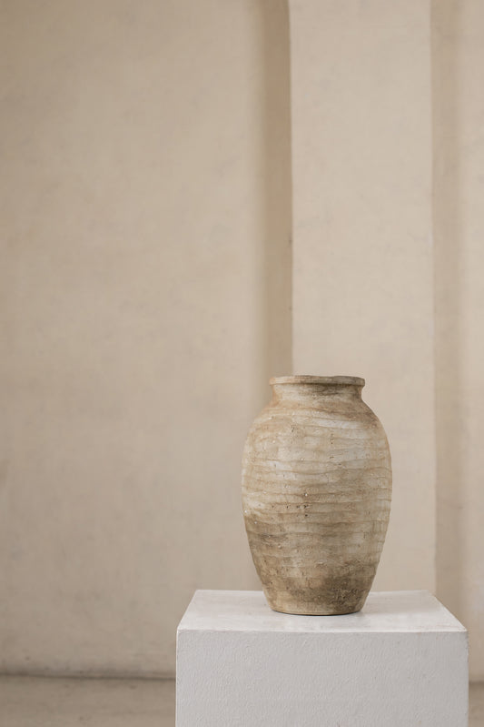 Aged Vase (Pastulan)